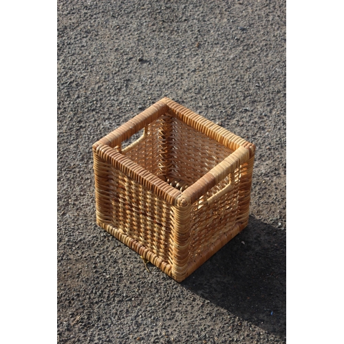 412 - QUANTITY OF WICKER ITEMS