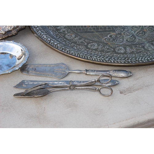 421 - QUANTITY OF METALWARE AND BRASS TRAY