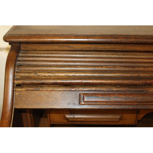 42 - VINTAGE OAK ROLLTOP DESK
127 X 78 X 128CM