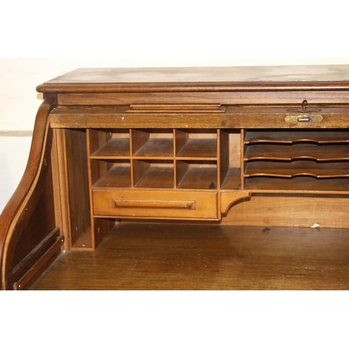 42 - VINTAGE OAK ROLLTOP DESK
127 X 78 X 128CM