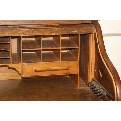 42 - VINTAGE OAK ROLLTOP DESK
127 X 78 X 128CM