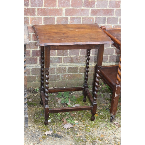 44 - 3 X VINTAGE BARLEY TWIST SIDE TABLES AND DRINKS TROLLEY
75 X 75 X 43CM