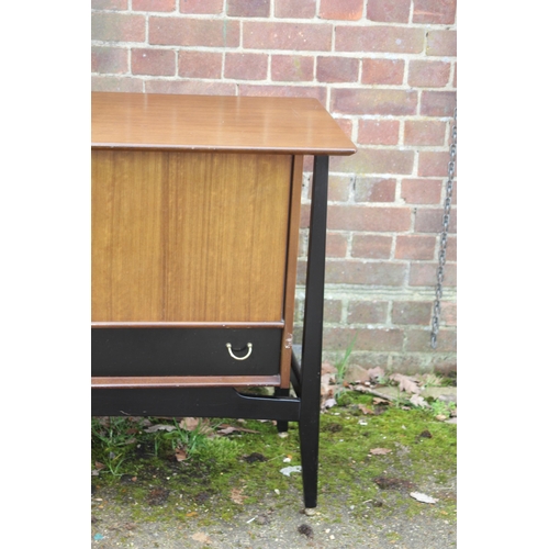 29 - VINTAGE RETRO G PLAN SIDEBOARD 
133 X 50 X 85CM