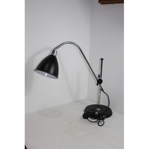 126 - MODERN ANGLEPOISE LAMP
60 X 60CM