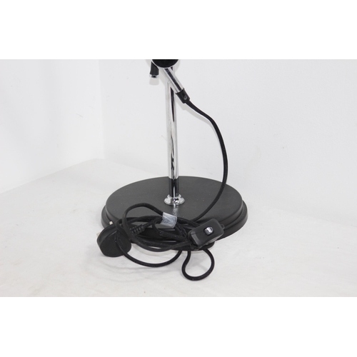 126 - MODERN ANGLEPOISE LAMP
60 X 60CM