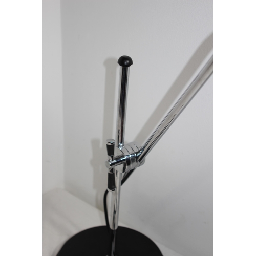 126 - MODERN ANGLEPOISE LAMP
60 X 60CM