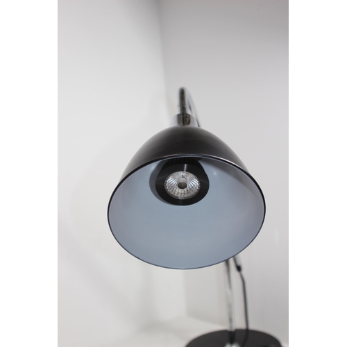 126 - MODERN ANGLEPOISE LAMP
60 X 60CM