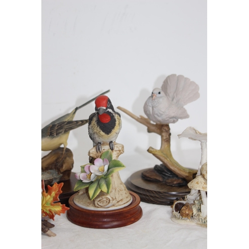 252 - QUANTITY OF BIRD FIGURES 
18CM