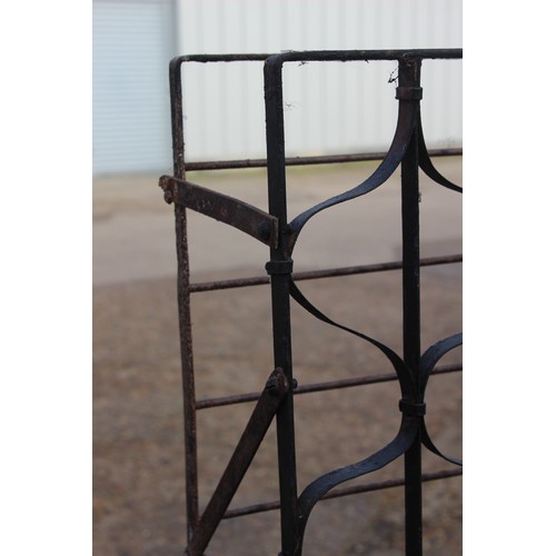 72 - ANTIQUE WINE RACK
90 X 21 X 152CM