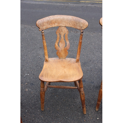 1 - 4 X VINTAGE PINE CHAIRS - A/F
39 X 39 X 82CM