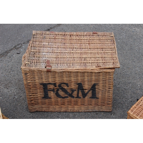 129 - QUANTITY OF WICKER HAMPERS ETC
56 X 35CM