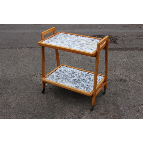 21 - VINTAGE RETRO TEA TROLLEY 
74 X 43 X 62CM