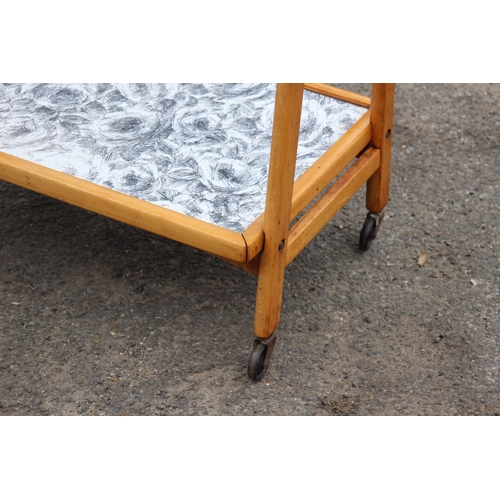 21 - VINTAGE RETRO TEA TROLLEY 
74 X 43 X 62CM