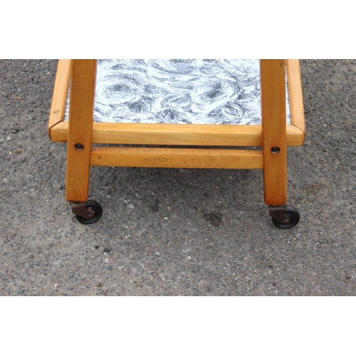 21 - VINTAGE RETRO TEA TROLLEY 
74 X 43 X 62CM