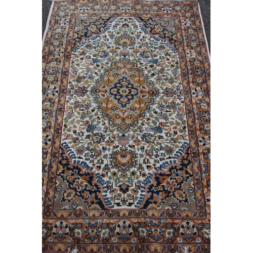 174 - EASTERN RUG
160 X 93CM