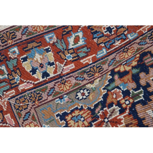 174 - EASTERN RUG
160 X 93CM