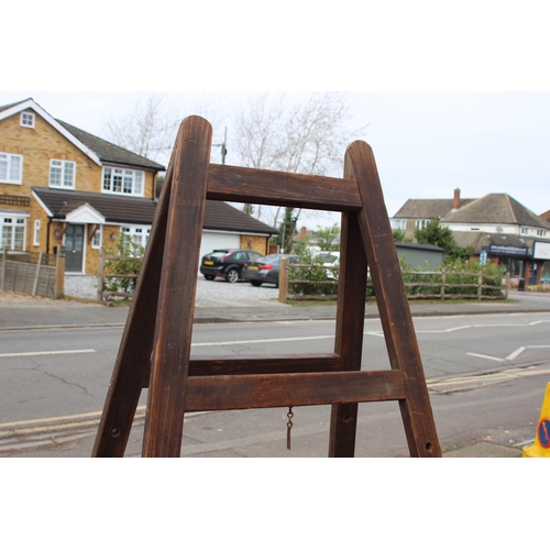 299 - VINTAGE EARLY MID 20TH CENTURY A FRAME WOODEN SCHOOL ARTISTS STUDIO EASEL
181 X 94CM