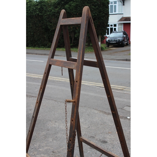 299 - VINTAGE EARLY MID 20TH CENTURY A FRAME WOODEN SCHOOL ARTISTS STUDIO EASEL
181 X 94CM