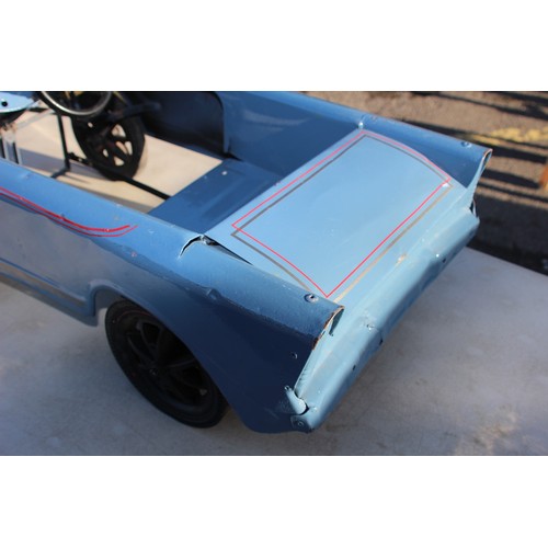 459 - VINTAGE TRI-ANG METAL PEDAL CAR
86 X 37 X 46CM