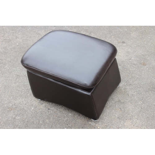 15 - QUANTITY OF  FOOTSTOOLS  x3
60 X 40 X 30CM