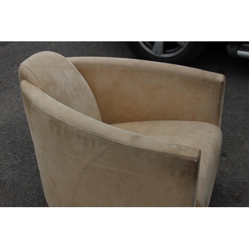 16 - Art Deco STYLE SUEDE CHAIR
70 X 60 X 88CM