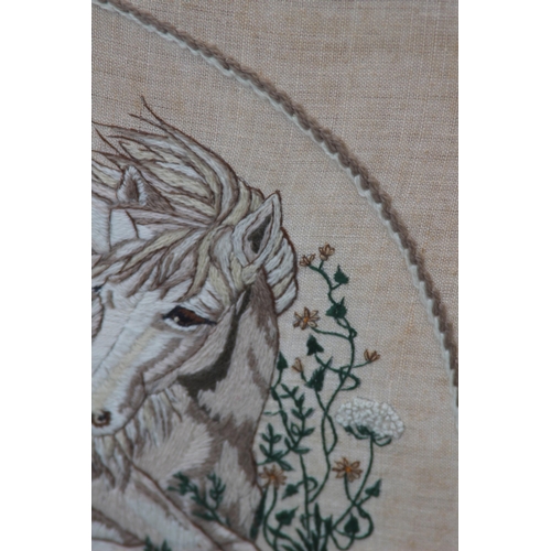 152 - EMBROIDERY OF A UNICORN
51 X 51CM