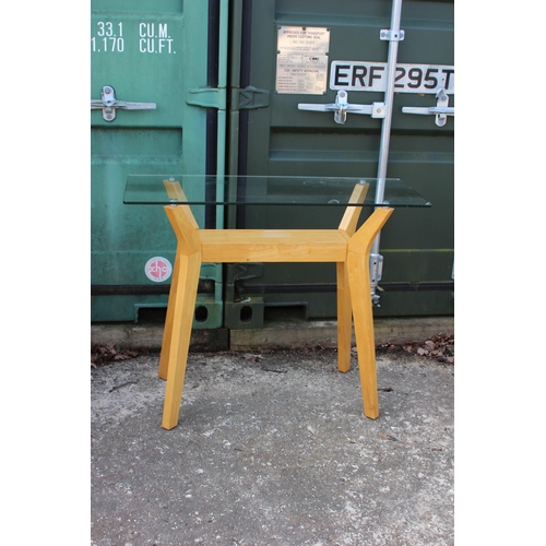 43 - GLASS TOPPED CONSOLE TABLE 
100 X 38 X 81CM