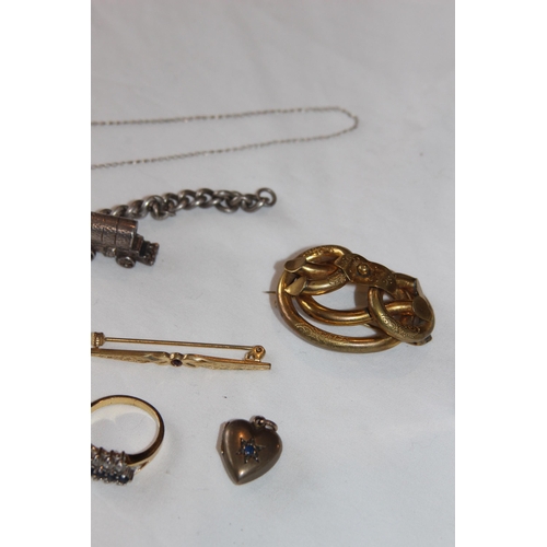 790 - 18K GOLD MOUNTED ON SILVER CUFFLINK AND A SELECTION OF SILVER AND YELLOW METAL JEWELLERY