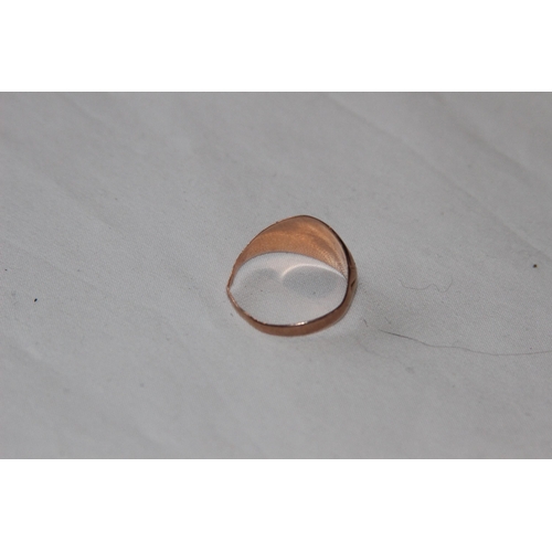 792 - 9CT GOLD SIGNET RING - BIRMINGHAM 1918 - 2.95G IN ROSE GOLD