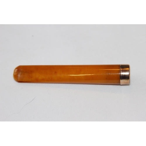 801 - CASED 9CT GOLD MOUNTED BLONDE AMBER CHEROOT HOLDER - LONDON 1911