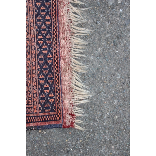 177 - VINTAGE EASTERN RUG
190 X 118CM