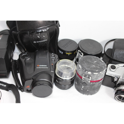 261 - QUANTITY OF CAMERAS AND LENSES