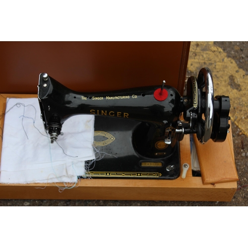 290 - VINTAGE SINGER 99K SEWING MACHINE