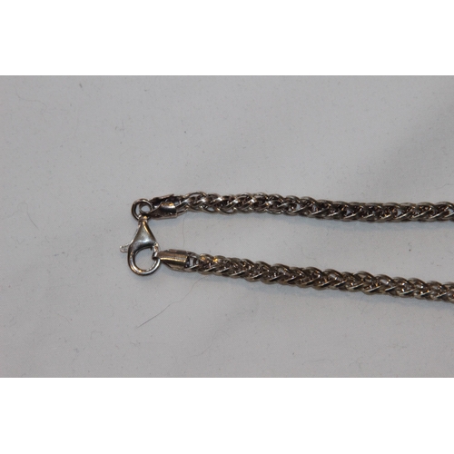 687 - INTERLINKED SILVER NECK CHAIN 27G