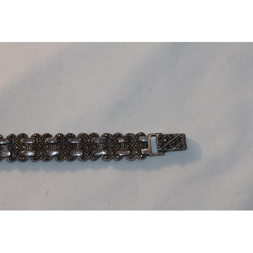 690 - ORNATE SILVER BRACELET - 40G