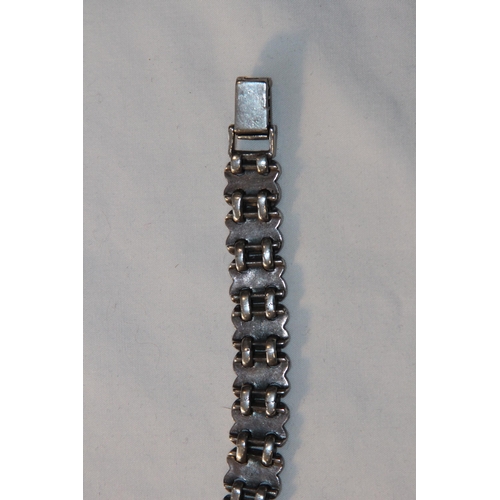 690 - ORNATE SILVER BRACELET - 40G