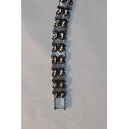 690 - ORNATE SILVER BRACELET - 40G