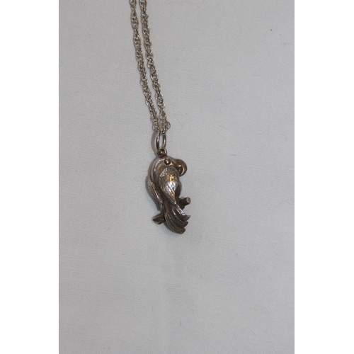 702 - PARROT FORM SILVER PENDANT NECKLACE