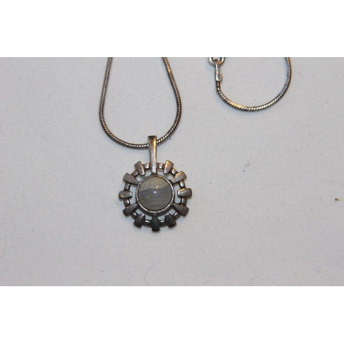 711 - CELTIC DESIGN GREY STONE SET SILVER PENDANT NECKLACE