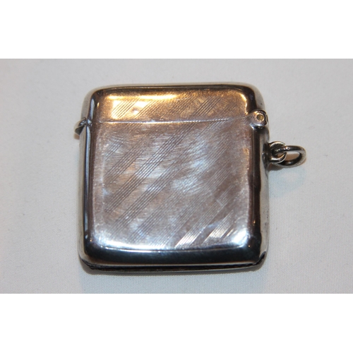 719 - SILVER VESTA CASE WITH CROSS BAND DECORATION - CHESTER 1912