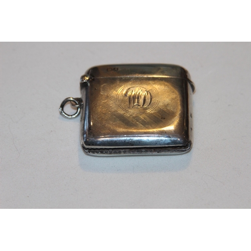 719 - SILVER VESTA CASE WITH CROSS BAND DECORATION - CHESTER 1912