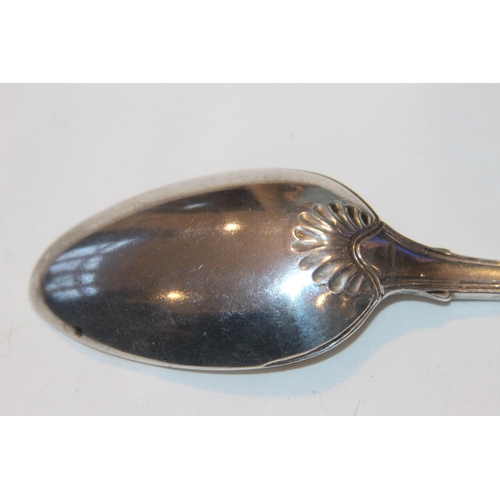 724 - FIDDLE AND SHELL SILVER SERVING SPOON - LONDON 1807 - 96G