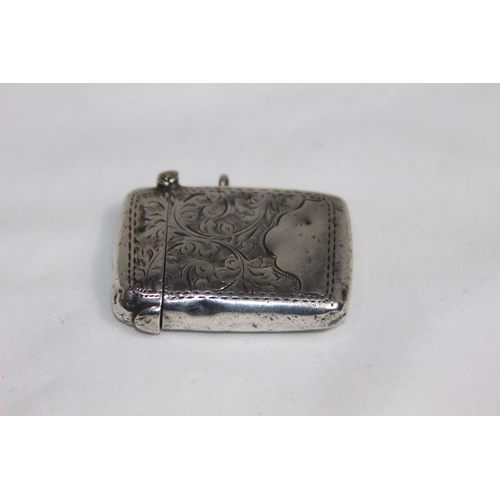 734 - GERORGE V SILVER BRIGHT-CUT SILVER VESTA CASE BY G F WESTWOOD AND SONS - BIRMINGHAM 1914