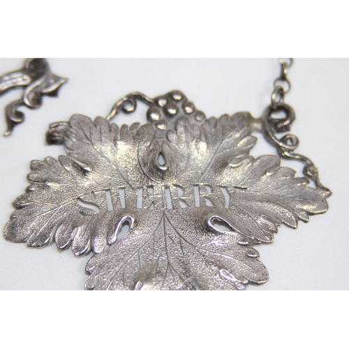 738 - LARGE GEORGIAN SILVER NATURALISTIC GRAPE LEAF FORM DECANTER LABEL - LONDON 1828