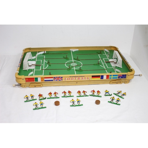 467 - 1960'S BOXED MUNRO INTERNATIONAL FOOTBALL GAME - COMPLETE