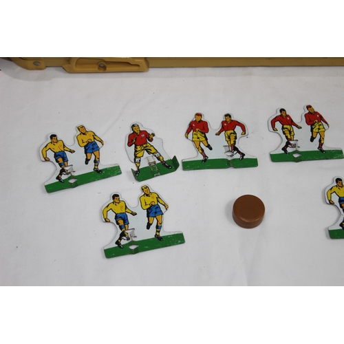 467 - 1960'S BOXED MUNRO INTERNATIONAL FOOTBALL GAME - COMPLETE