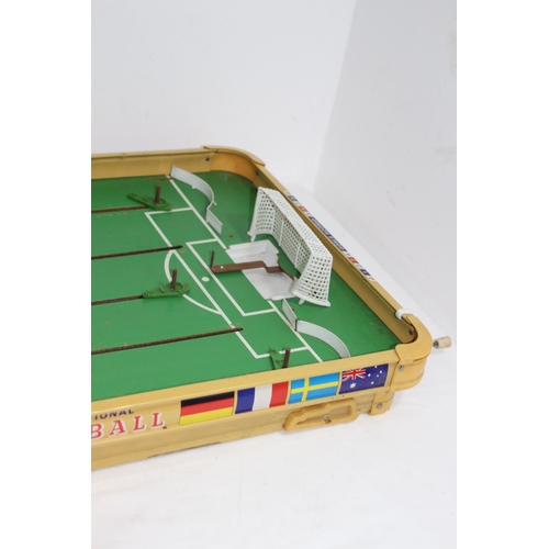 467 - 1960'S BOXED MUNRO INTERNATIONAL FOOTBALL GAME - COMPLETE