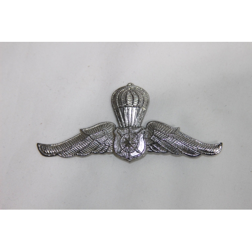 514 - 3 X PARACHUTE REGIMENT BADGES