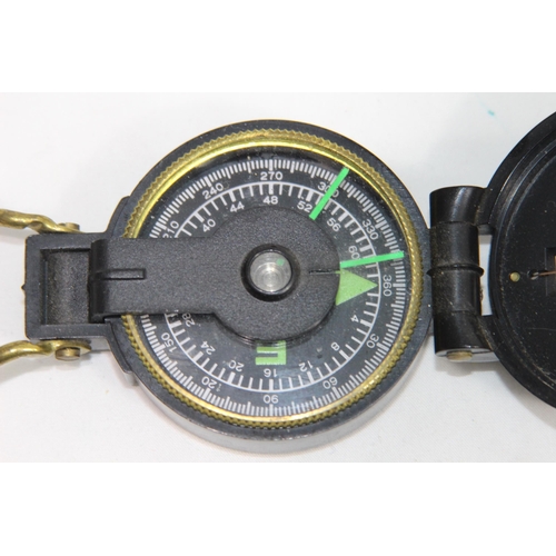 594 - BAKELITE ENGINEERS COMPASS