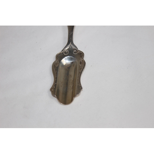 748 - DUTCH SILVER 934 GRADE CADDY SPOON WITH ETCHED STEM AND BOWL DESIGN